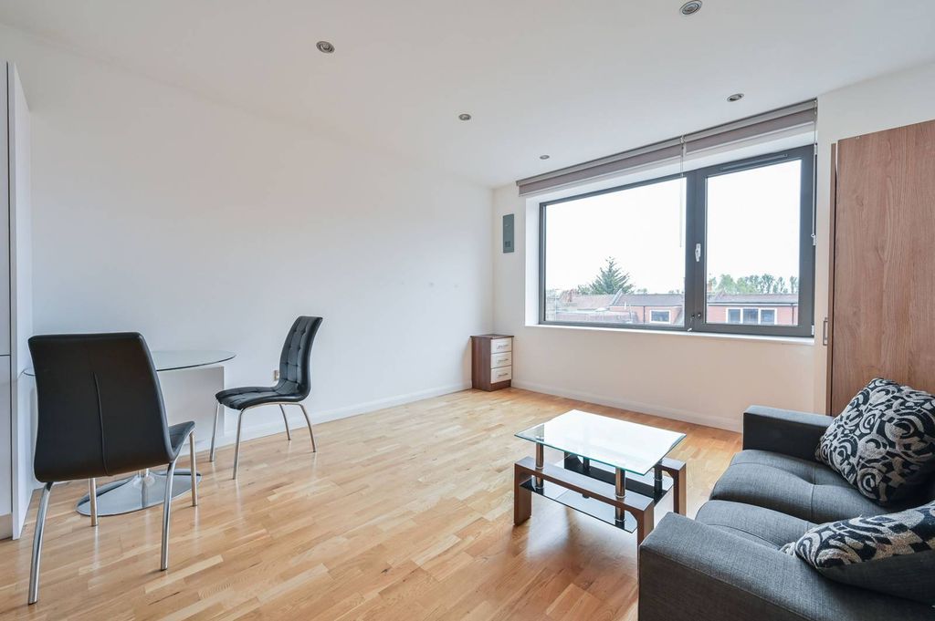 Property photo 1 of 7