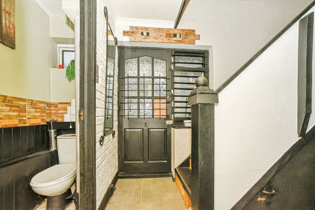 Property photo 3 of 20