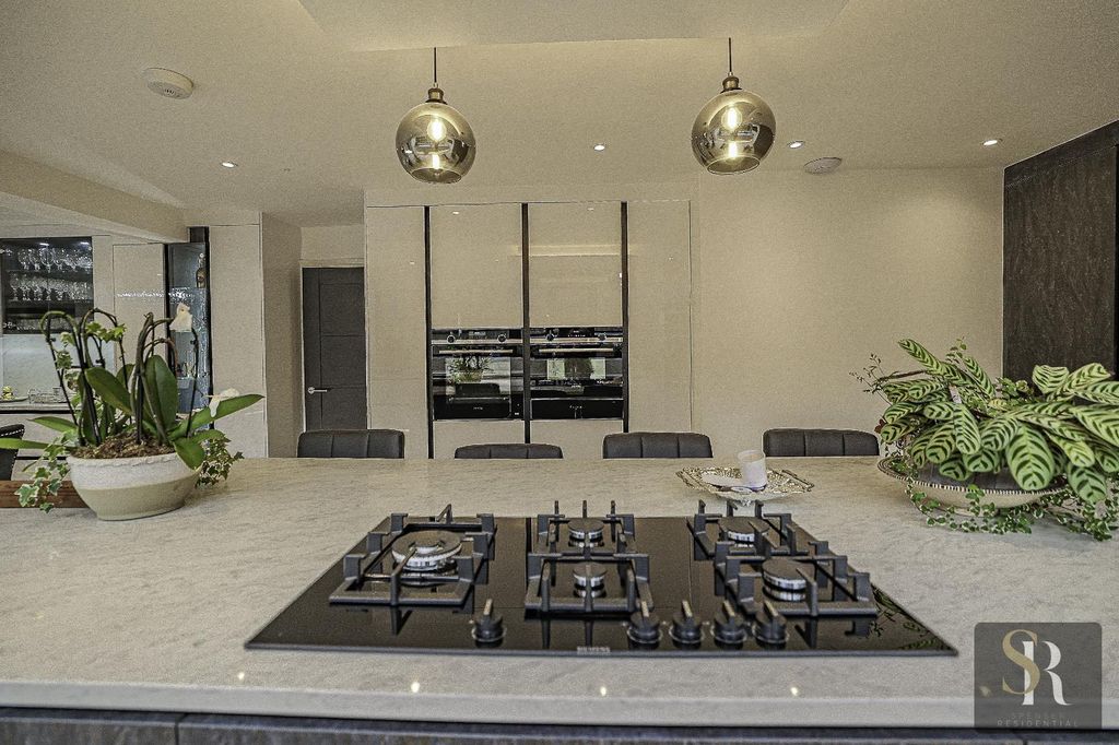 Property photo 3 of 47 4c0Fd734-1719-48A4-9Ef5-6808123927Da 2.Jpg