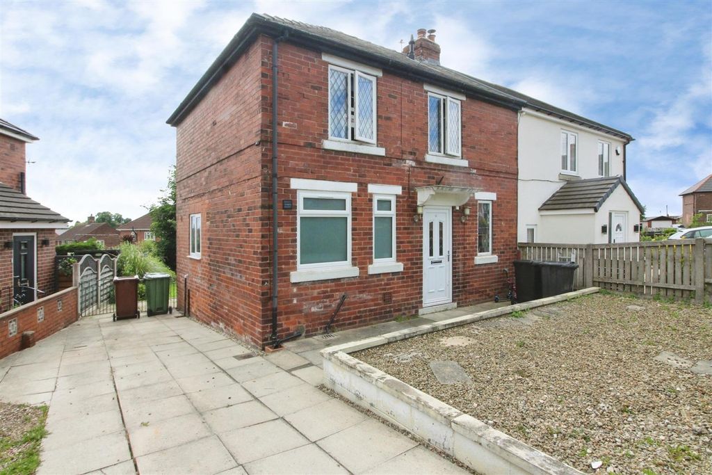 Property photo 1 of 13 Outside