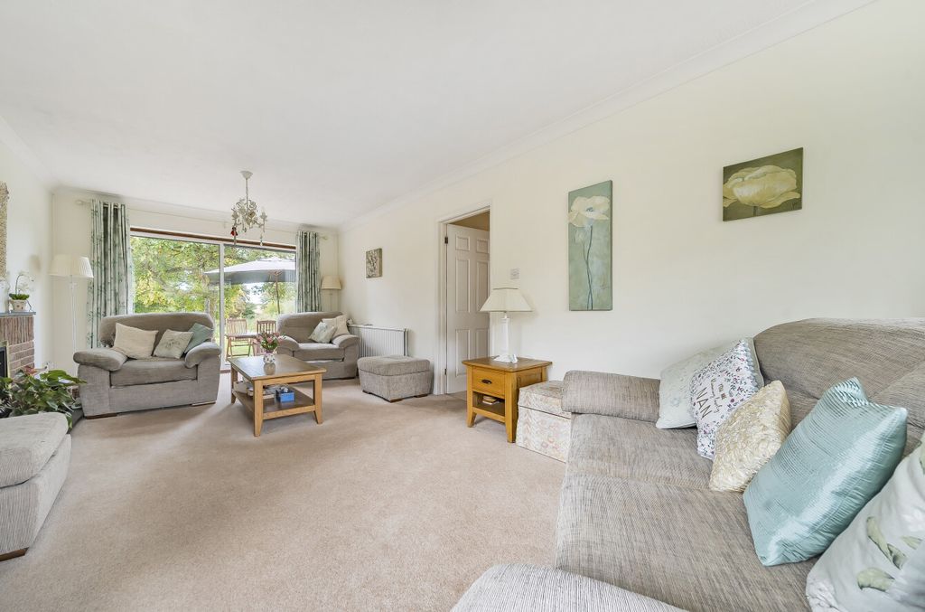 Property photo 2 of 22 Sitting Room