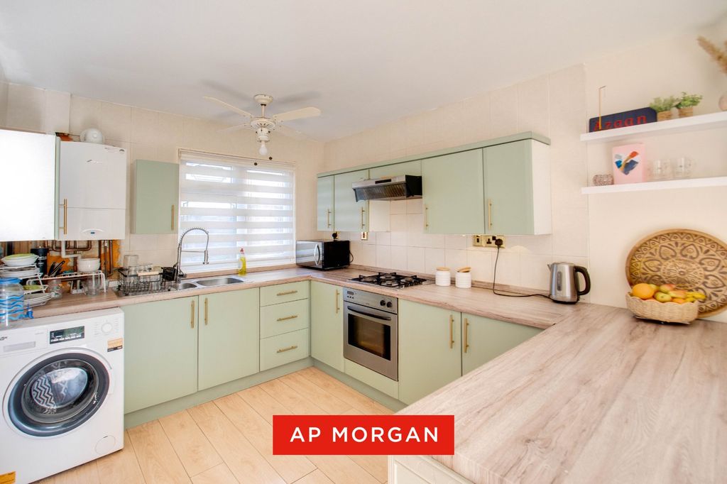 Property photo 3 of 19 Picture No. 14