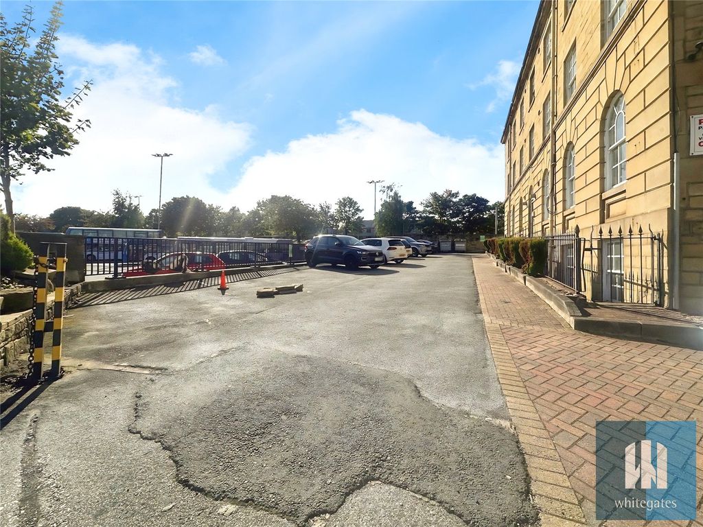 Property photo 1 of 3 Picture No. 04