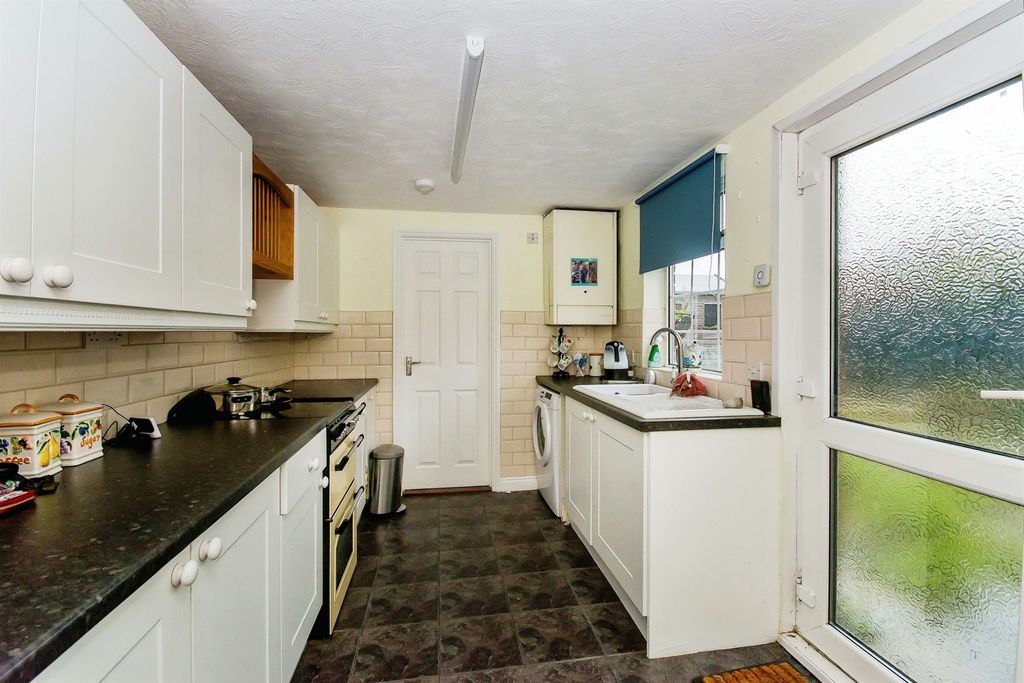 Property photo 3 of 15