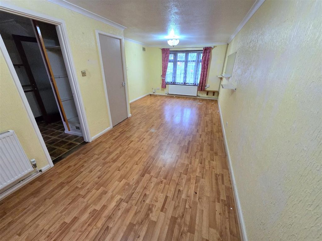 Property photo 2 of 9 Lounge/Diner