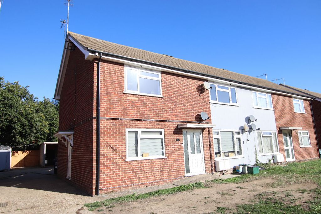 Property photo 1 of 12 Flatford Drive, Clacton On Sea