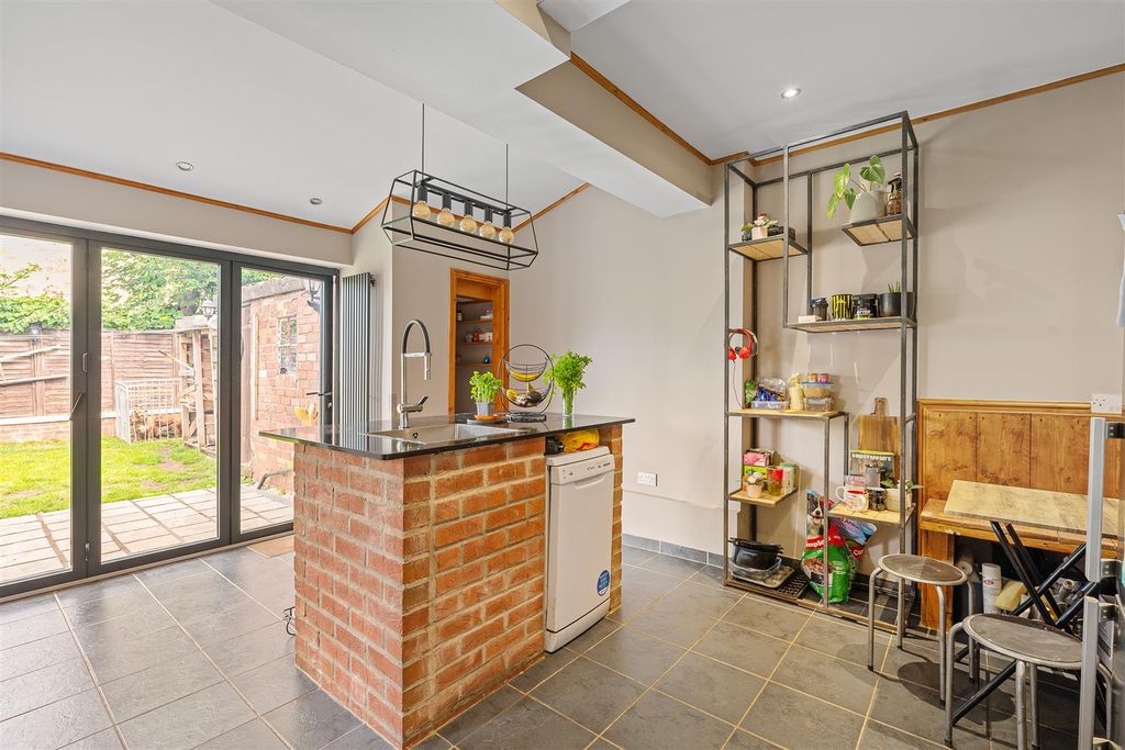Property photo 3 of 14 Kitchen / Diner