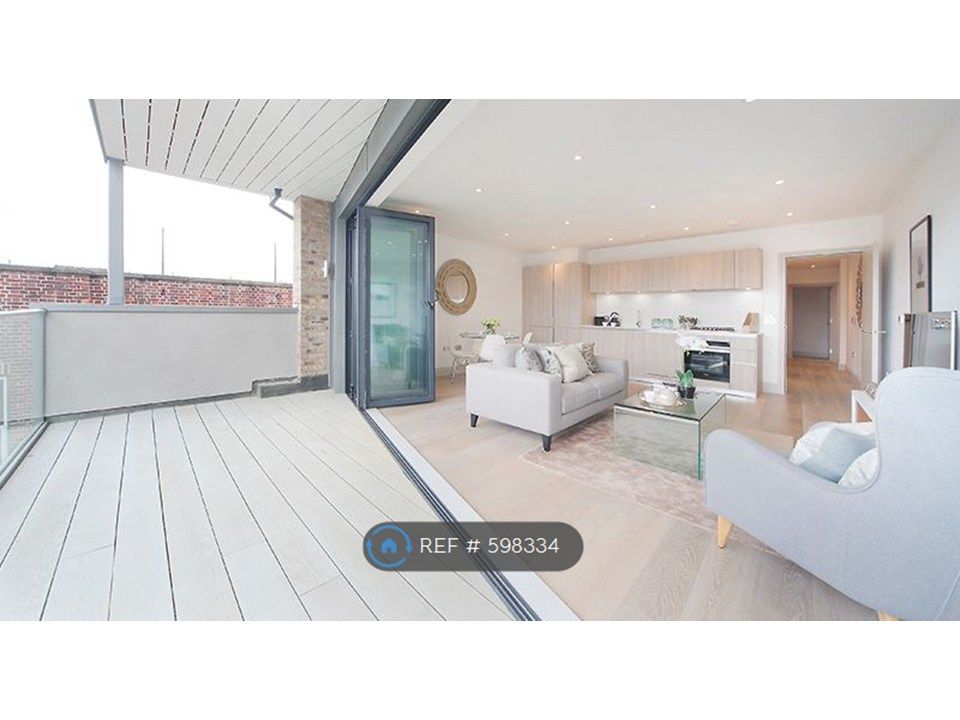 Property photo 3 of 7 Balcony