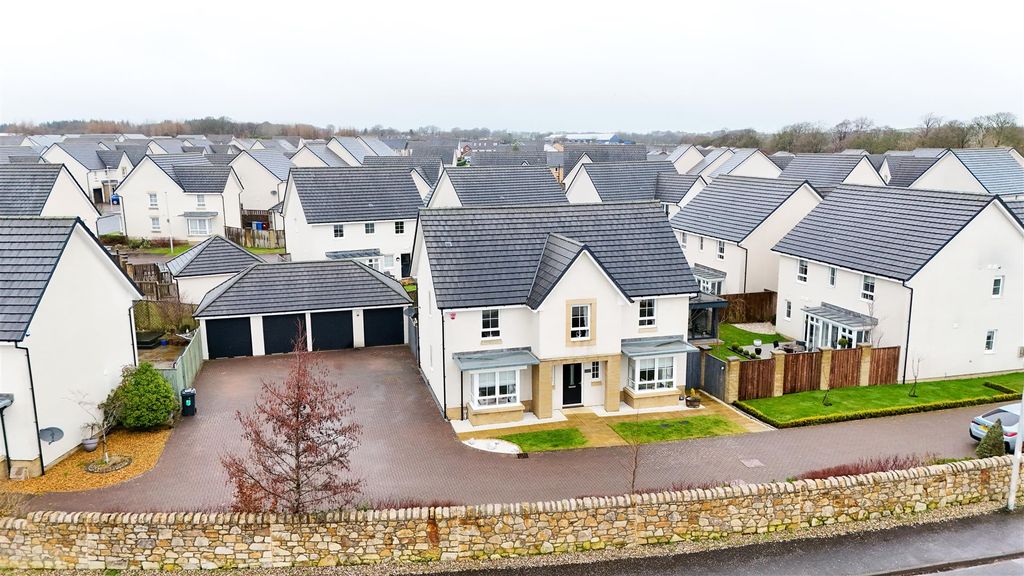 Property photo 1 of 46 External