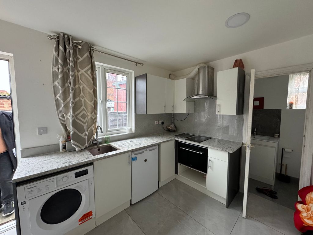 Property photo 1 of 4