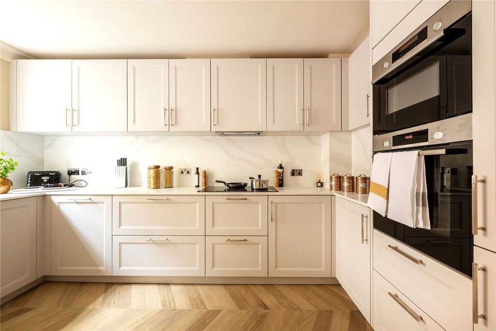 Property photo 3 of 15 Kitchen