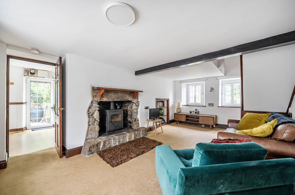 Property photo 2 of 14 Internal