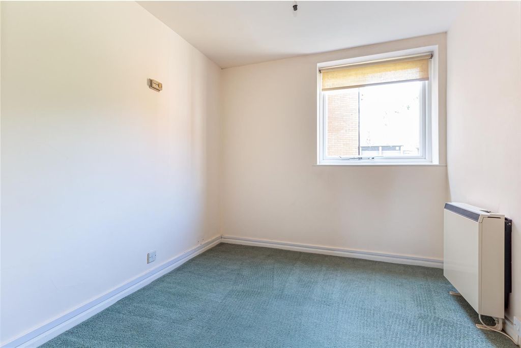 Additional image 20 of 3 bed flat for salePriory Road, Malvern WR14