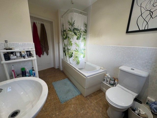 Property photo 3 of 6 Bathroom