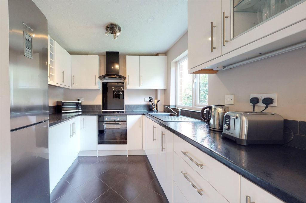 Property photo 2 of 12 Kitchen