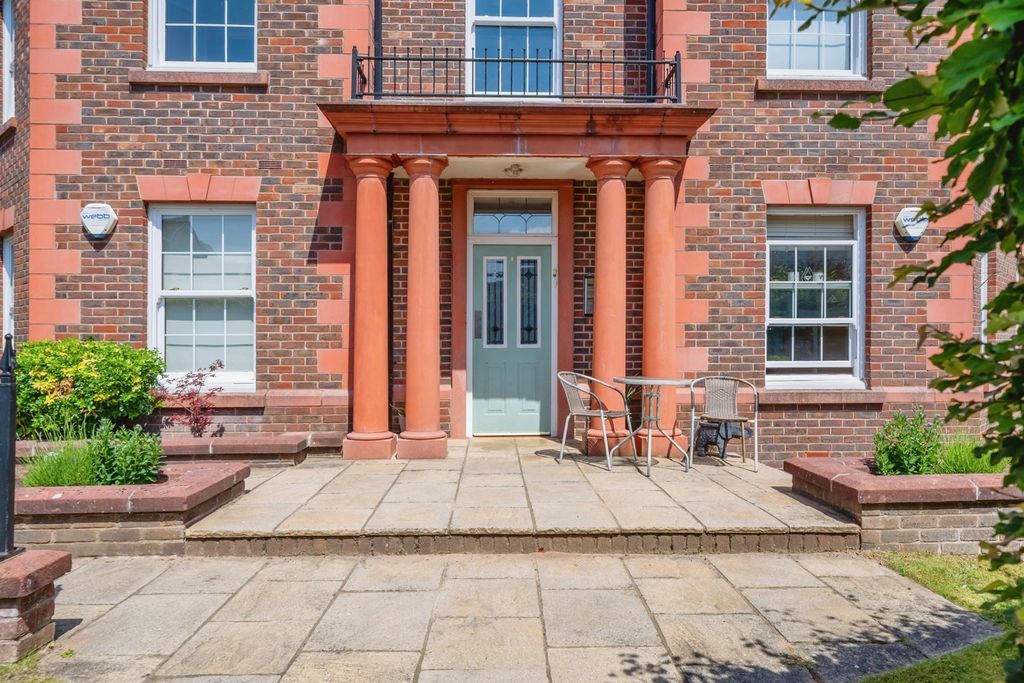 Property photo 2 of 16 Front