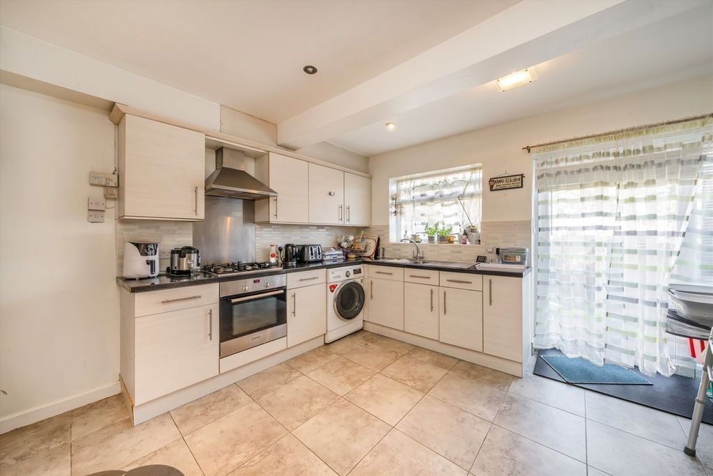 Property photo 2 of 5
