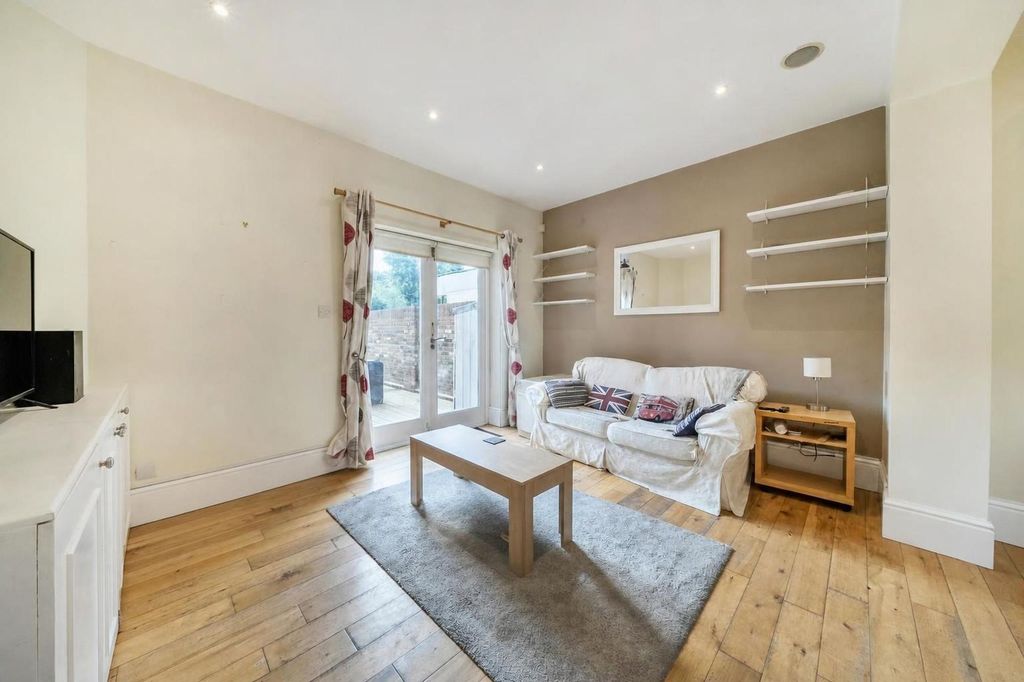 Property photo 2 of 14