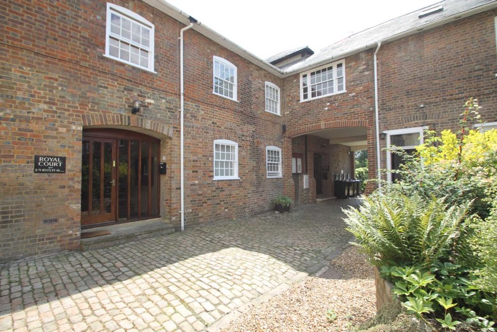 Property photo 2 of 8