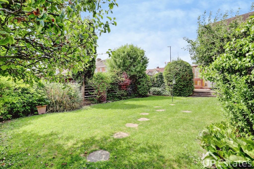 Property photo 2 of 24