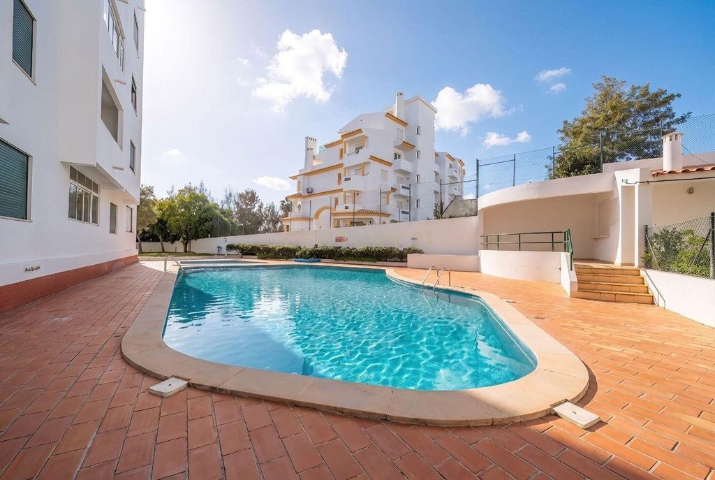 Property photo 1 of 24 Charming 4-Bedroom Apartment In Albufeira E Olhos De Água