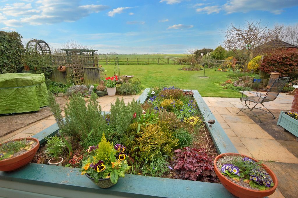 Property photo 3 of 36