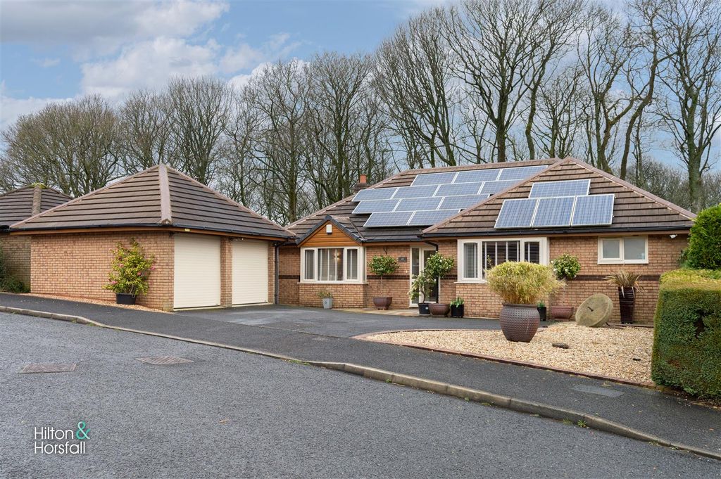 Property photo 1 of 35 Thanet Lee Close