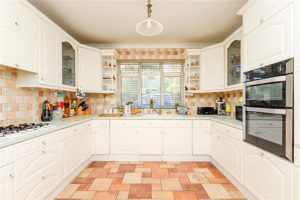 Property photo 2 of 13 Kitchen