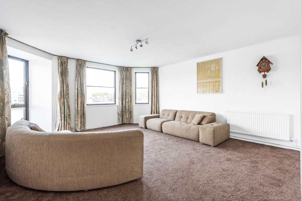 Property photo 3 of 26 Living Room 2