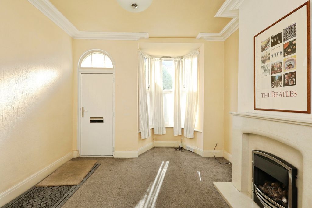Property photo 2 of 18 Pbox-Img.Jpg