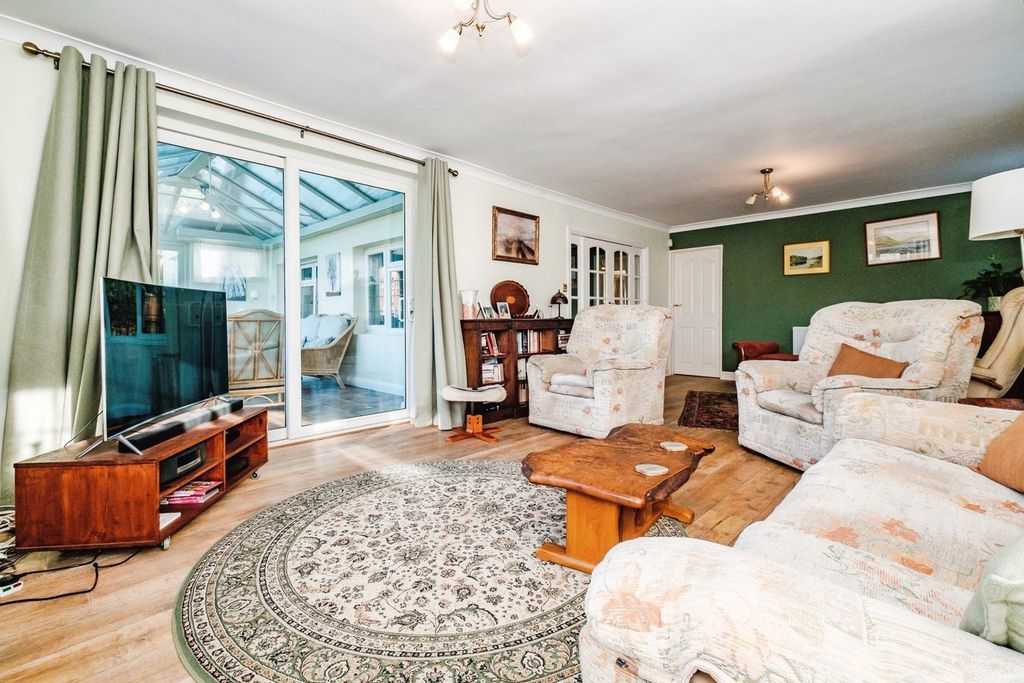 Property photo 2 of 26