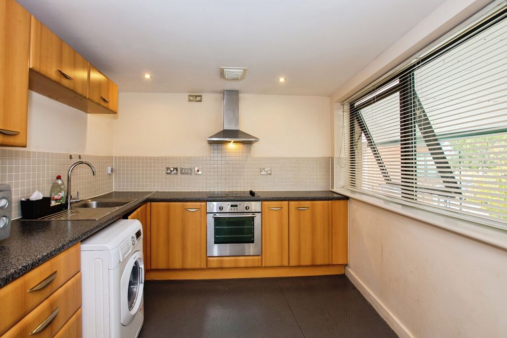 Property photo 2 of 17 Photo