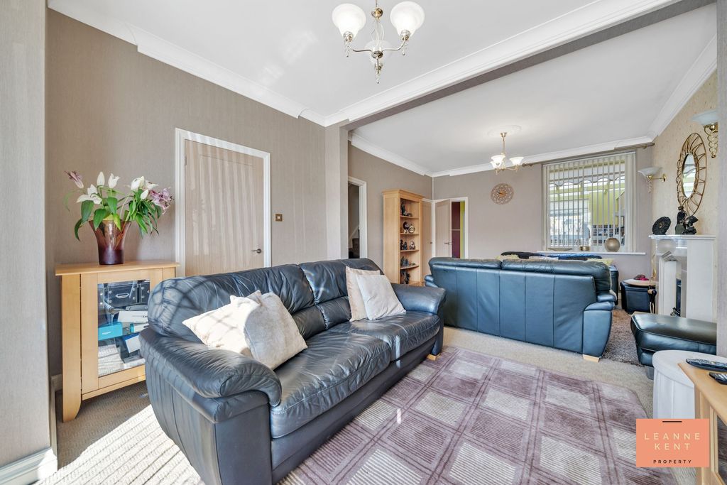 Property photo 3 of 47