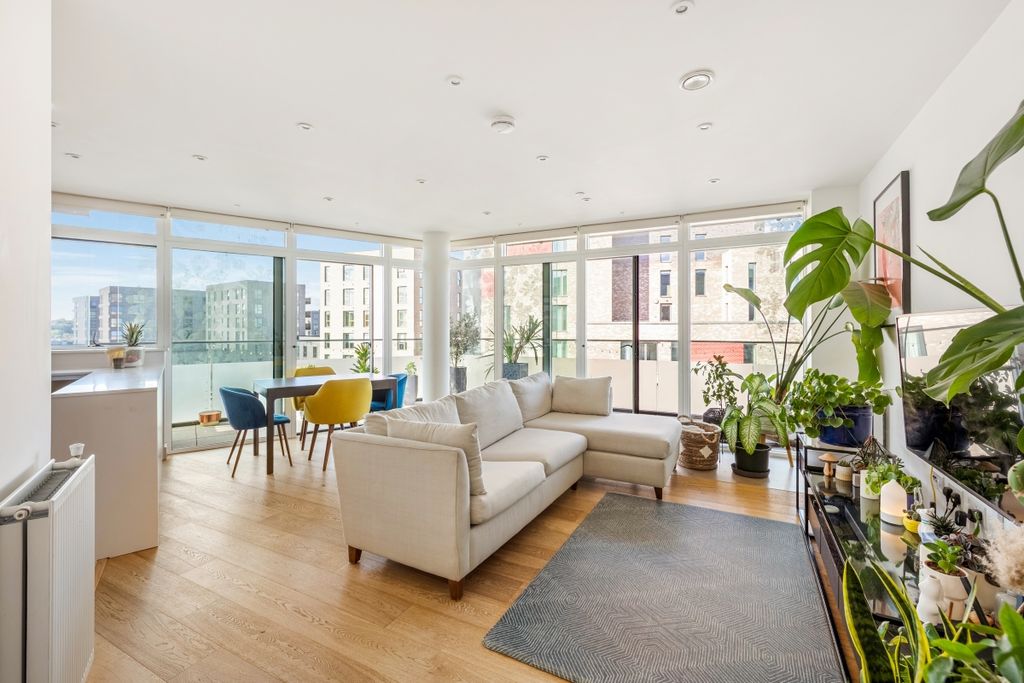 Property photo 1 of 16 Hugero Point