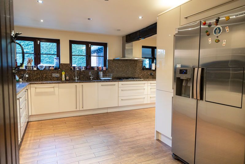 Property photo 3 of 11 Photo 3