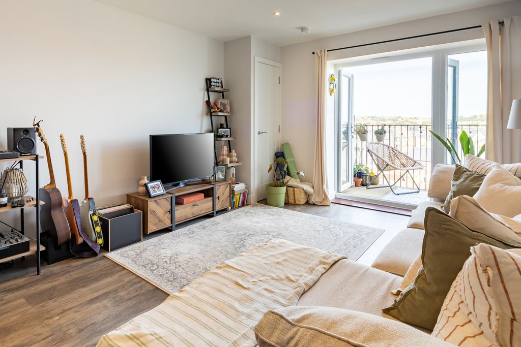Property photo 3 of 11
