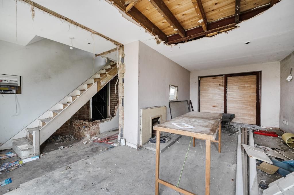 Property photo 3 of 25 Living Area