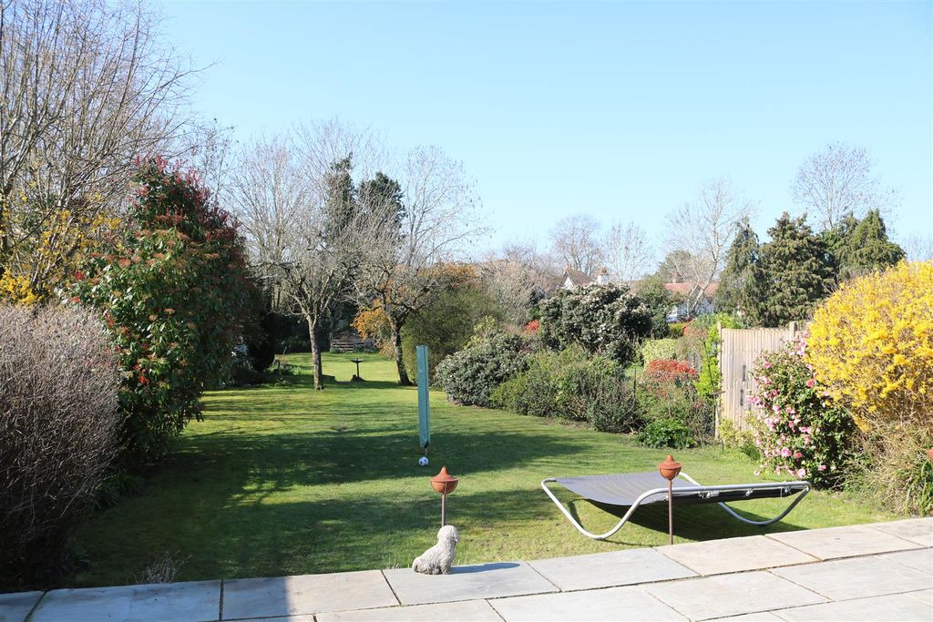 Property photo 2 of 11 New Gdn.Jpg