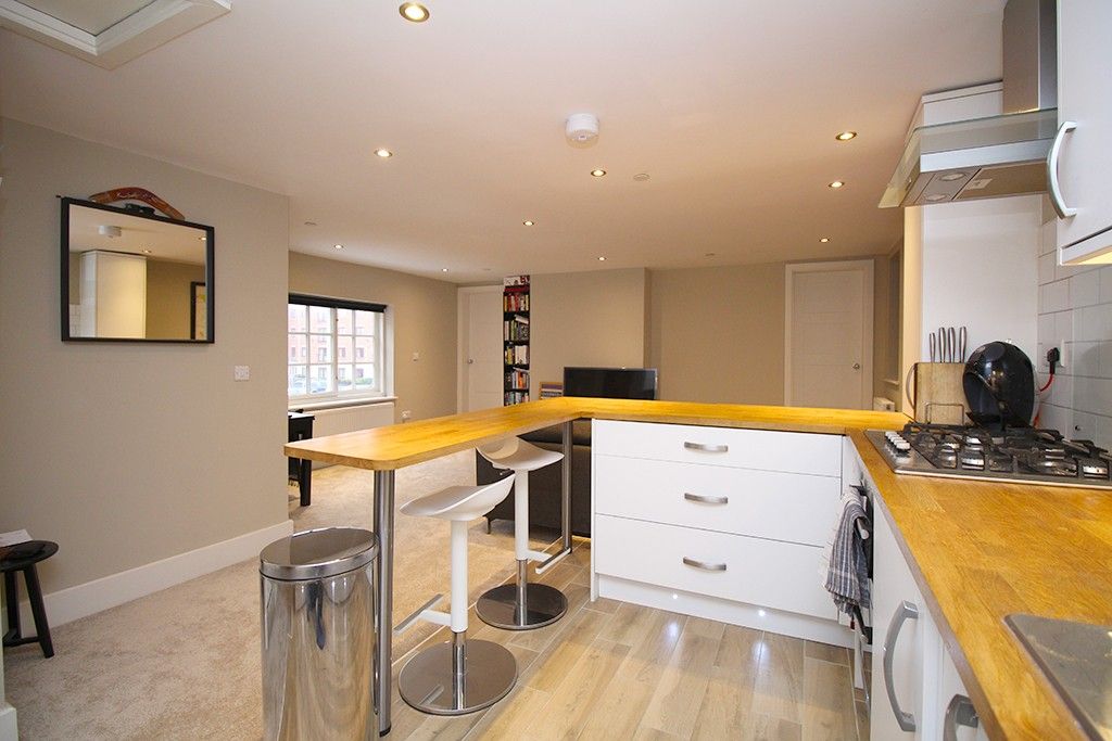 Property photo 3 of 23 Kitchen