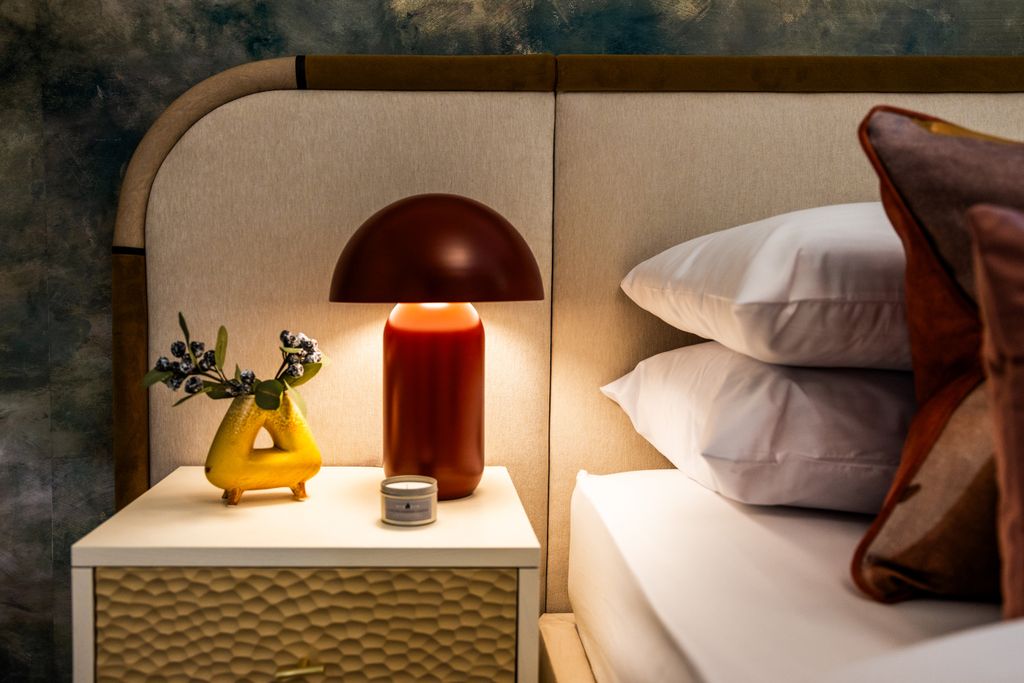 Property photo 1 of 6 Bedroom Detail