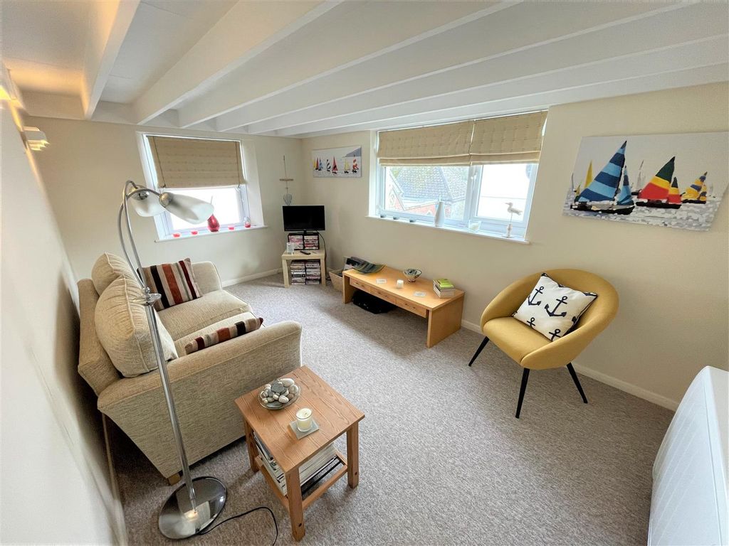 Property photo 2 of 11 Sitting Room.Jpg