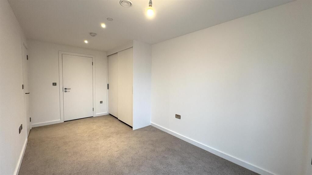 Property photo 3 of 6 Gallery