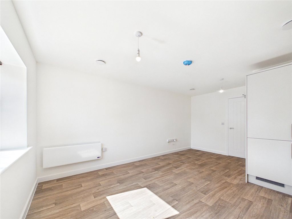 Property photo 3 of 7 Picture No. 06