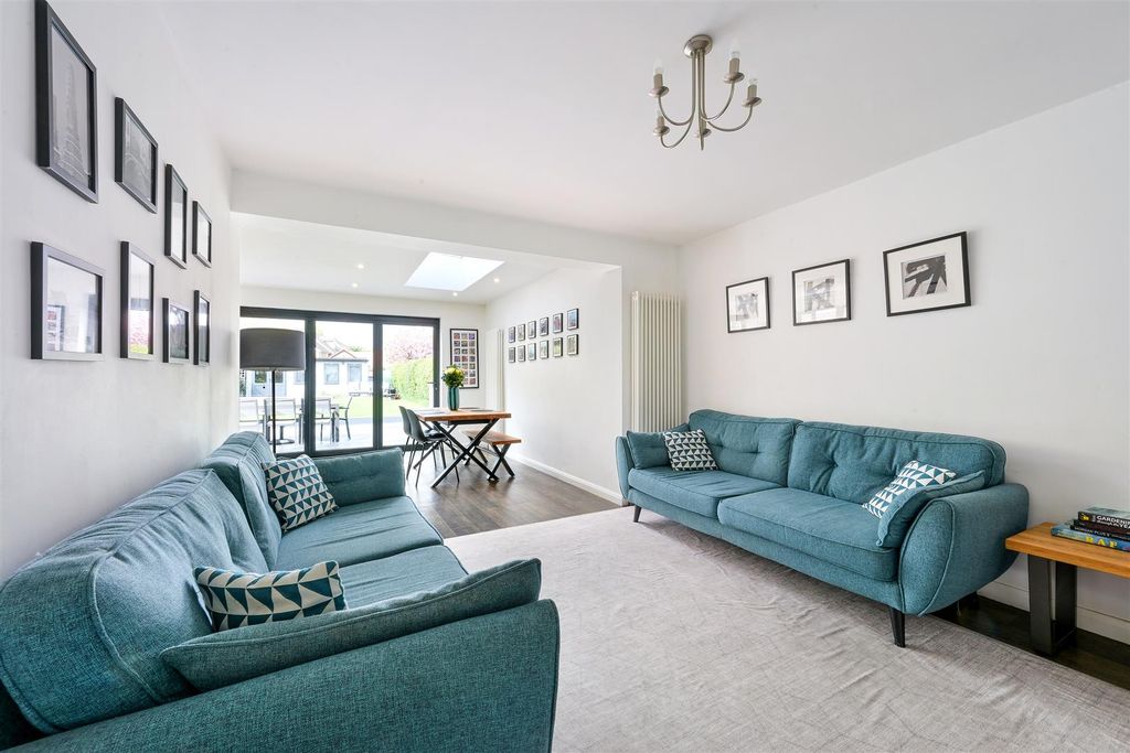 Property photo 2 of 20 Mill Lane (11).Jpg