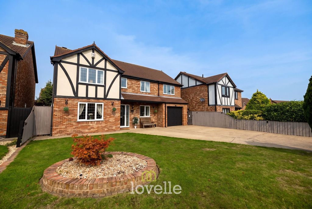 Property photo 1 of 44