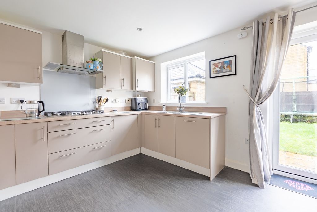 Property photo 3 of 13 Dsc04822-Hdr