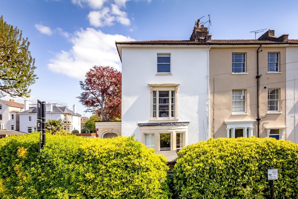 Property photo 1 of 14 External