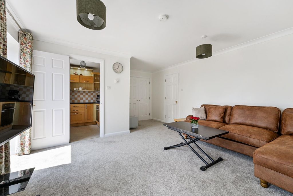 Property photo 2 of 12