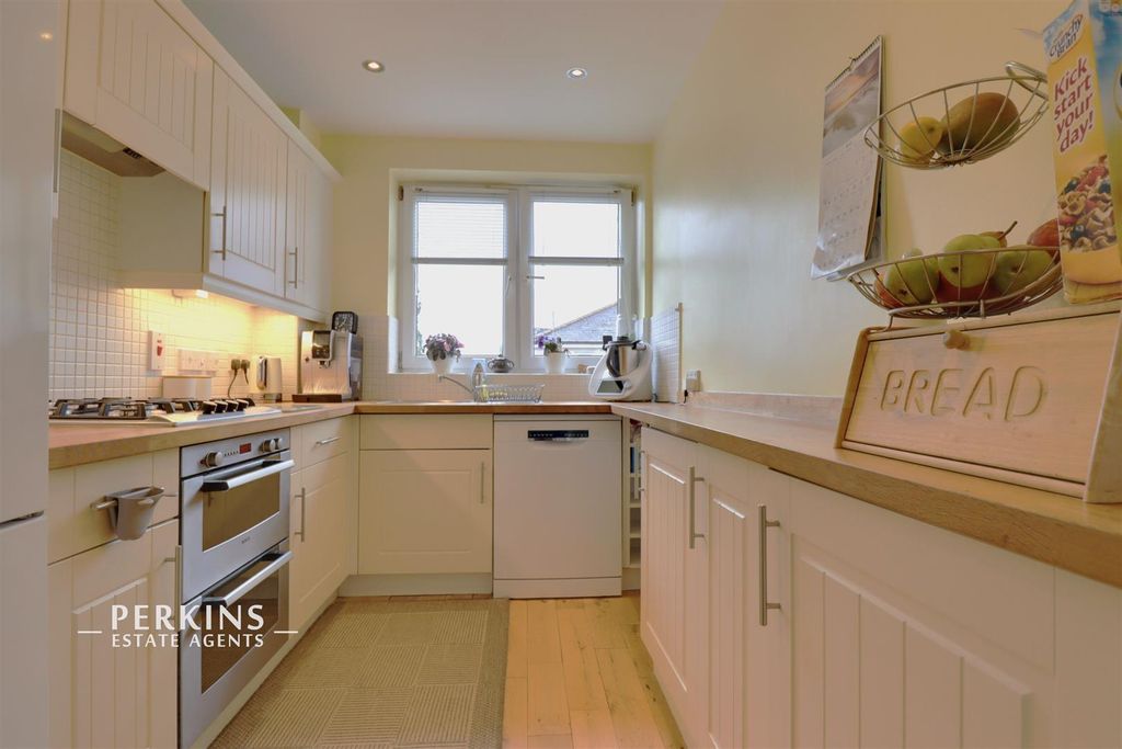 Property photo 3 of 8 Kitchen.Jpg