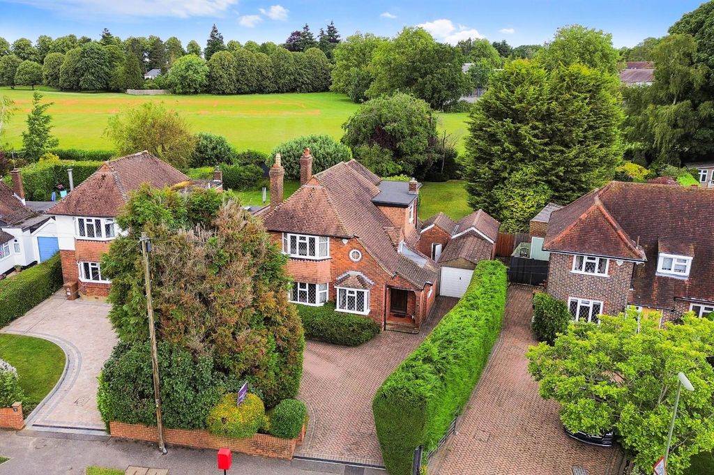 Property photo 2 of 18 Tattenham Way-16.Jpg